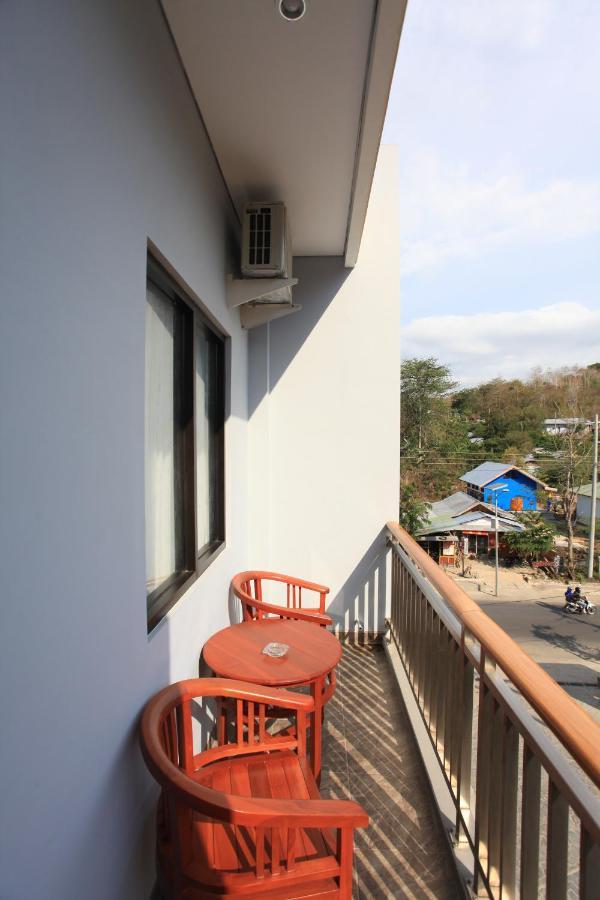 Kalton Hotel Лабуан Баджо Екстериор снимка