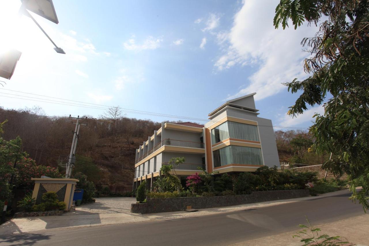 Kalton Hotel Лабуан Баджо Екстериор снимка